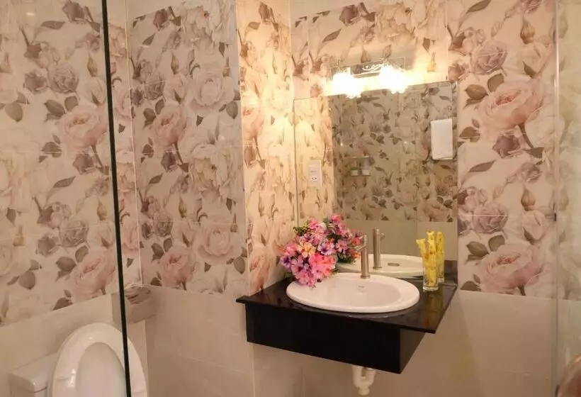 Spring Hung Anh Hotel   Sân Bay Tsn