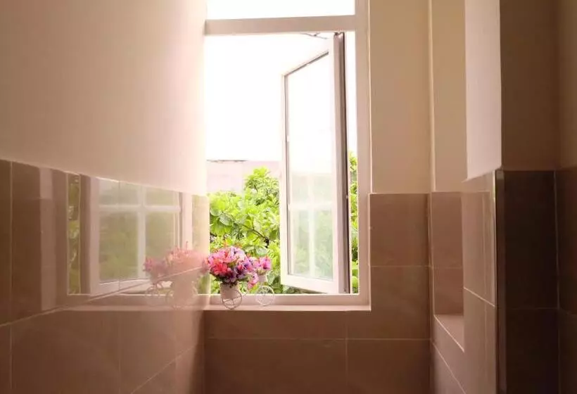 Spring Hung Anh Hotel   Sân Bay Tsn