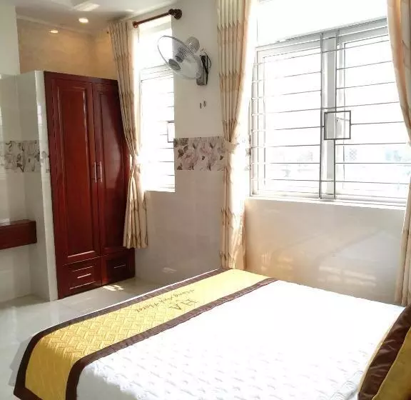 Spring Hung Anh Hotel   Sân Bay Tsn