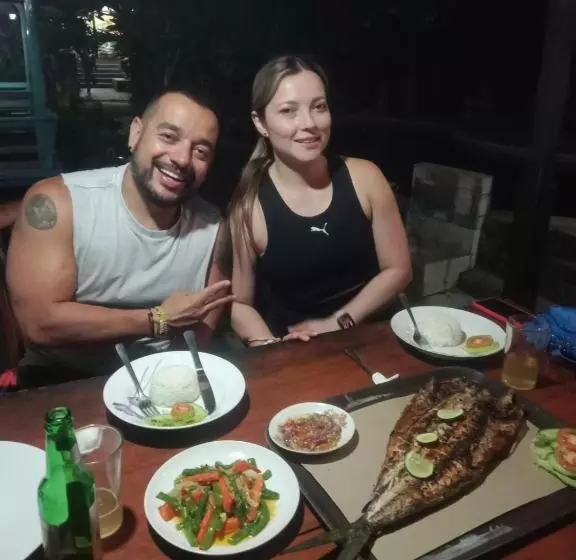 Majatalo Diver S Cafe Amed
