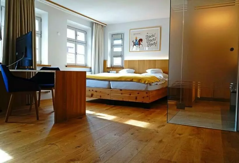 Majatalo Zum Schwarzen Ross Und Gutmann Zur Post