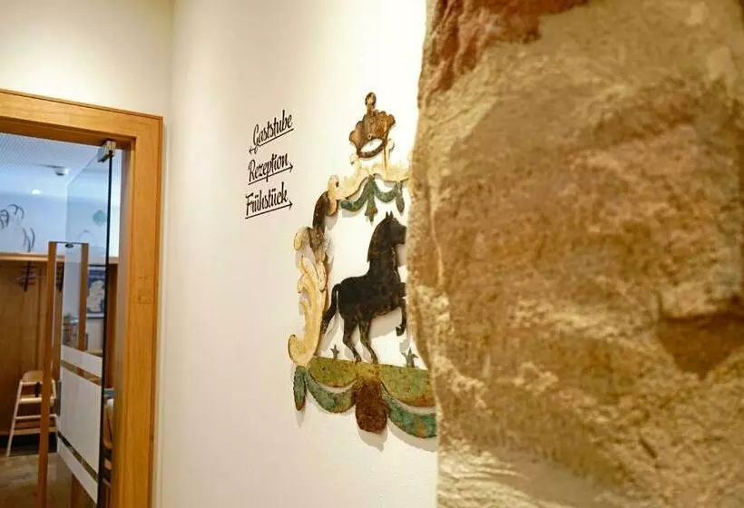 Majatalo Zum Schwarzen Ross Und Gutmann Zur Post