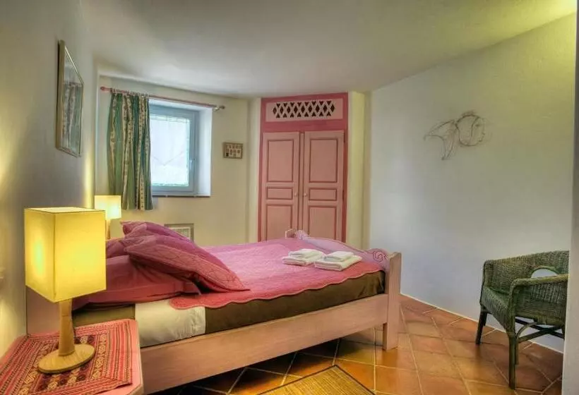 Aamiaismajoitus (B&B) Chambres D'hôtes Littariccia