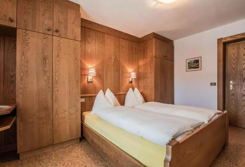 Aamiaismajoitus (B&B) Garni Baita