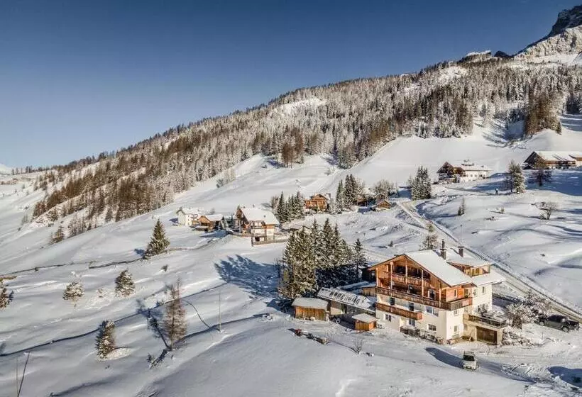 Aamiaismajoitus (B&B) Garni Baita