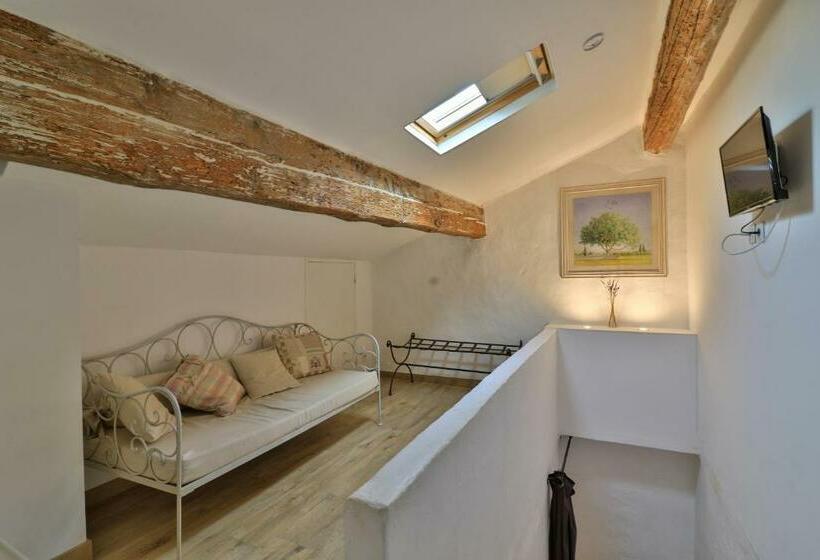 تختخواب و صبحانه Mas Des Tourterelles