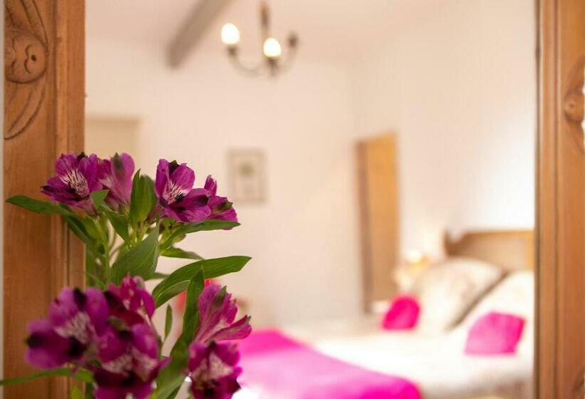 تختخواب و صبحانه Mas Des Tourterelles