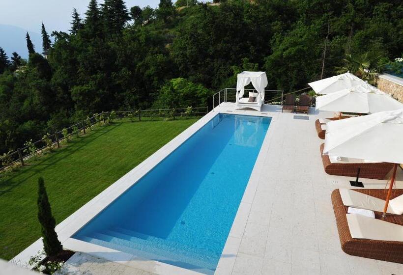 مبيت وإفطار Zeno Suites