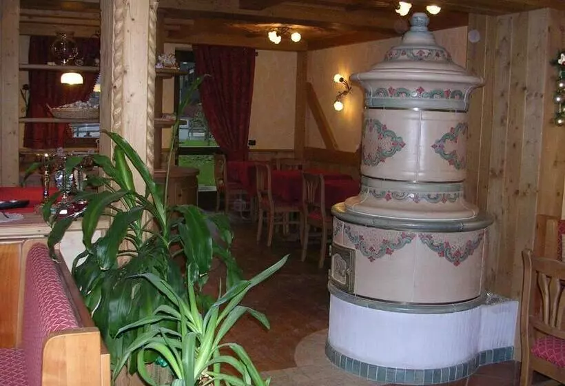 Hotelli Albergo Garni Martina