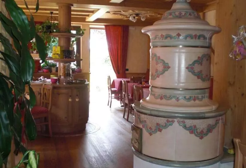 Hotelli Albergo Garni Martina