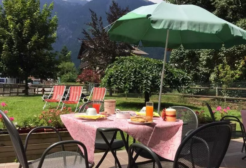 Hotelli Albergo Garni Martina