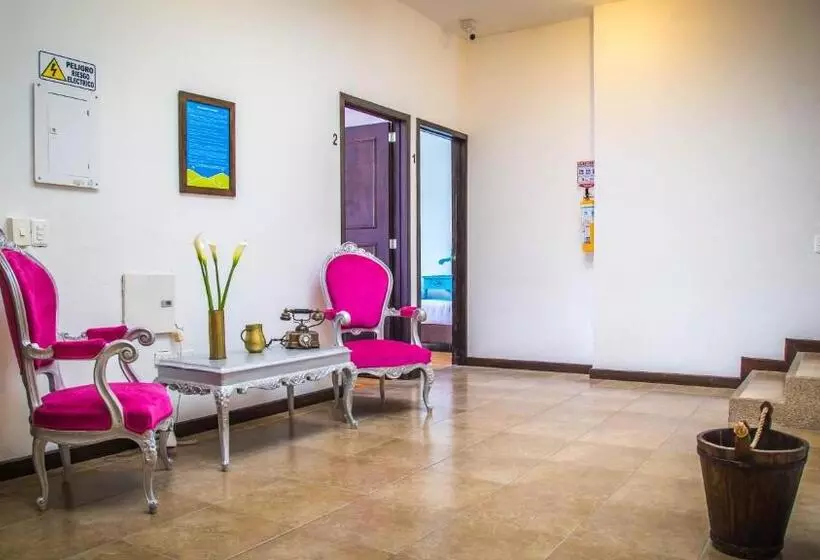 Hotelli La Posada De La Plaza