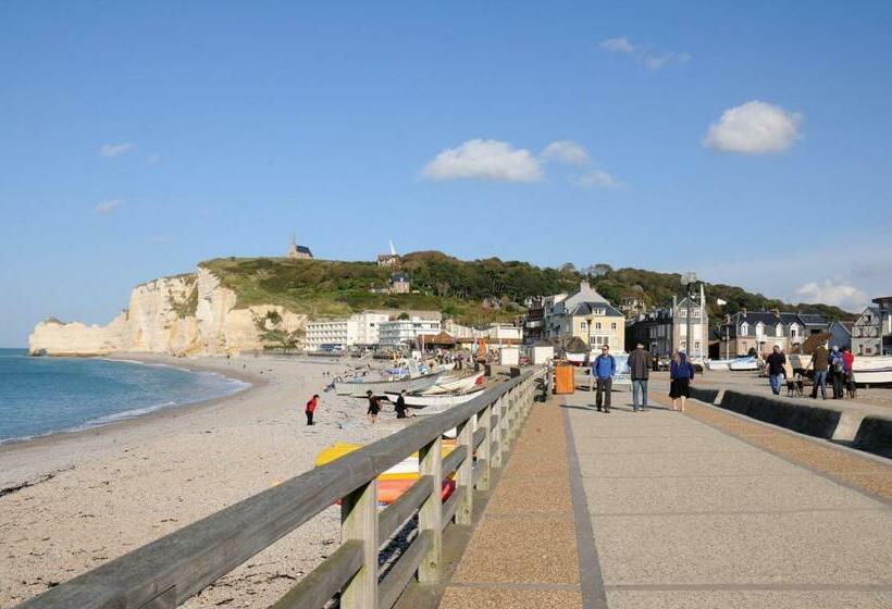 هتل La Taverne Des Deux Augustins