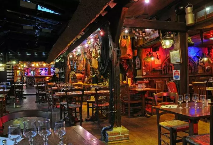 هتل La Taverne Des Deux Augustins