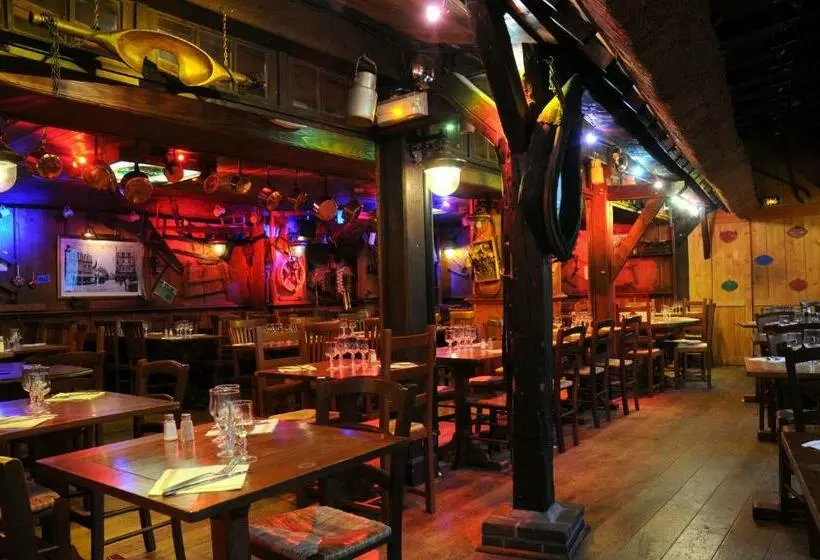هتل La Taverne Des Deux Augustins