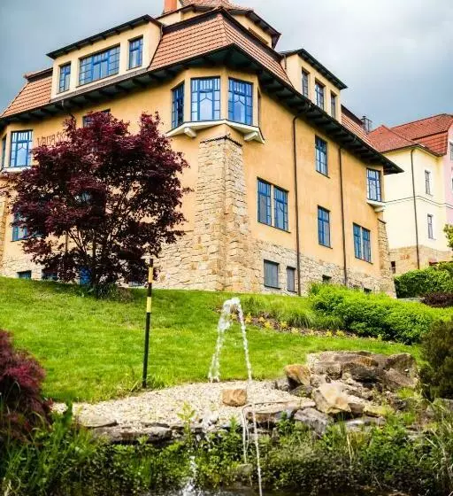 Hotelli Luxury Spa & Wellness Vila Valaška