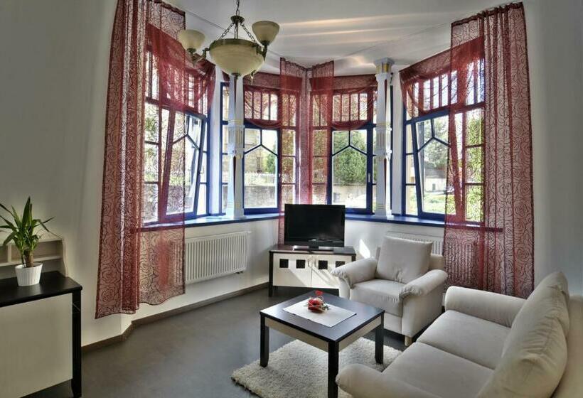 فندق Luxury Spa & Wellness Vila Valaška