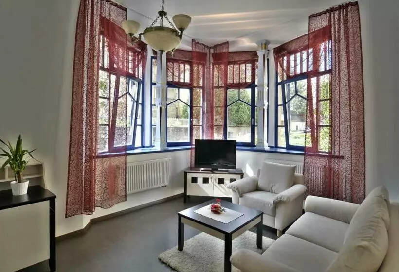 Hotelli Luxury Spa & Wellness Vila Valaška