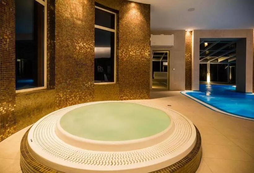 Hotelli Luxury Spa & Wellness Vila Valaška