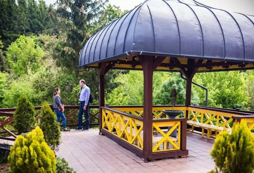 Hotelli Luxury Spa & Wellness Vila Valaška