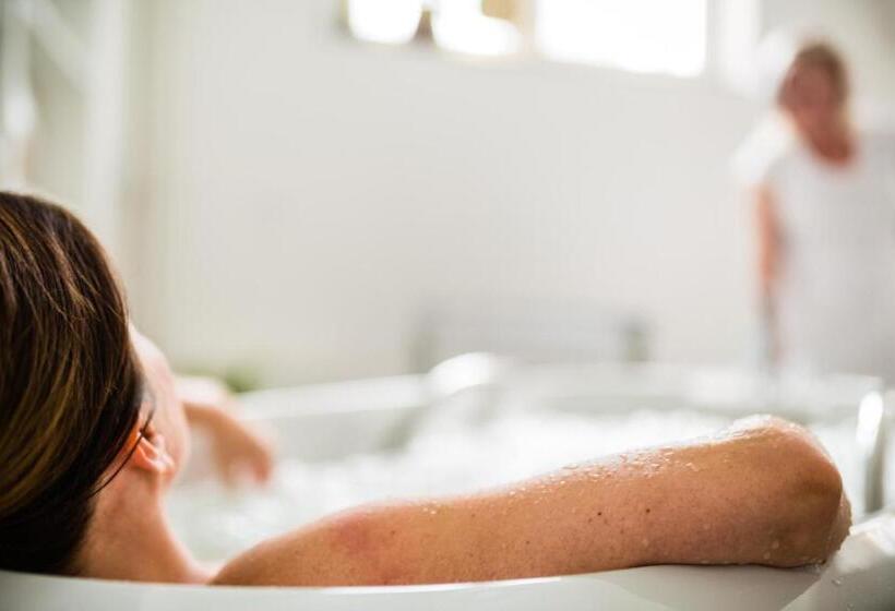 فندق Luxury Spa & Wellness Vila Valaška