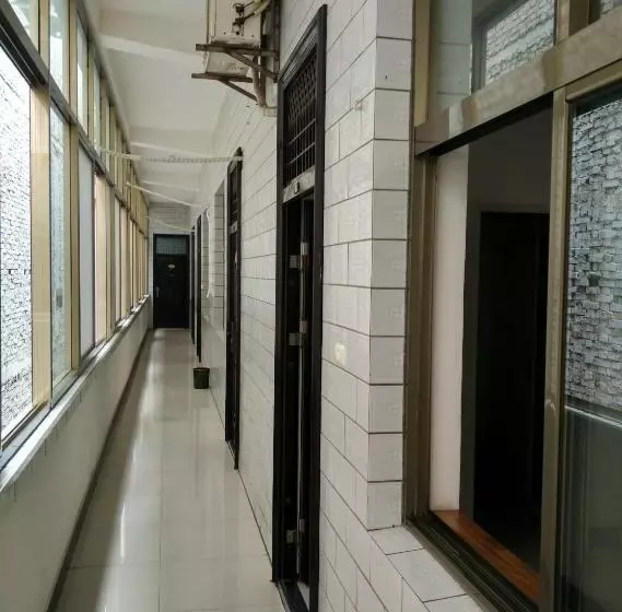 Huashan International Youth Hostel