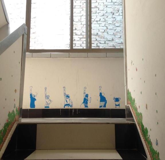 Huashan International Youth Hostel