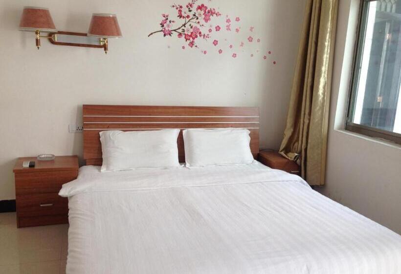 Huashan International Youth Hostel