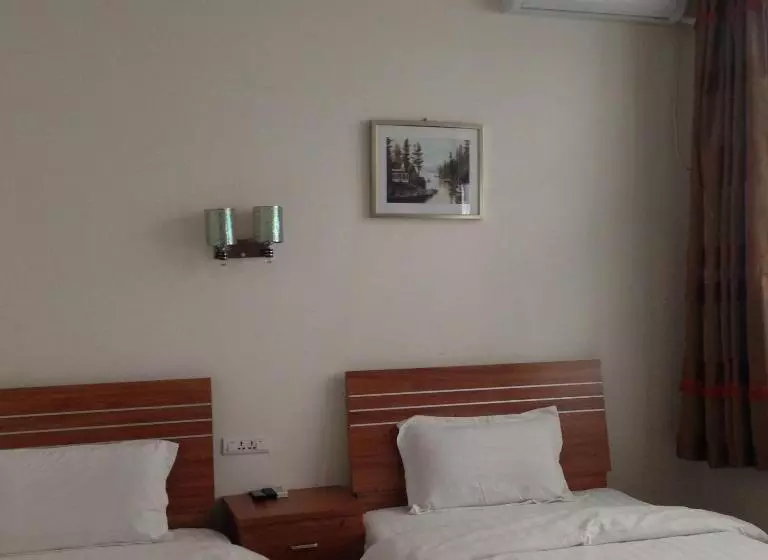 Huashan International Youth Hostel