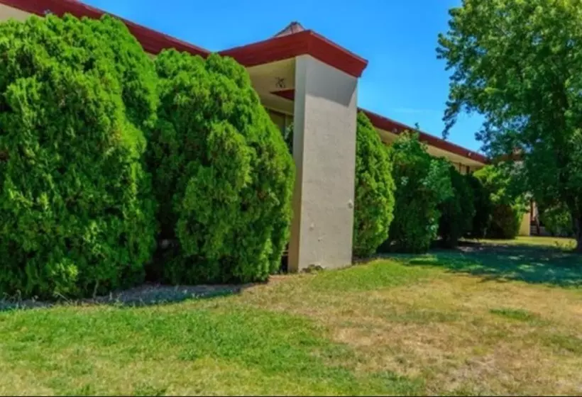 Executive Inn Hotel & Conference Centre