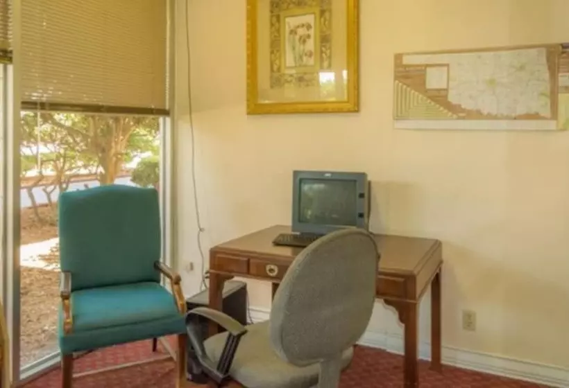 Executive Inn Hotel & Conference Centre