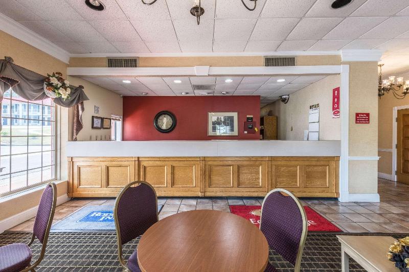 酒店 Orangeburg Inn & Suites