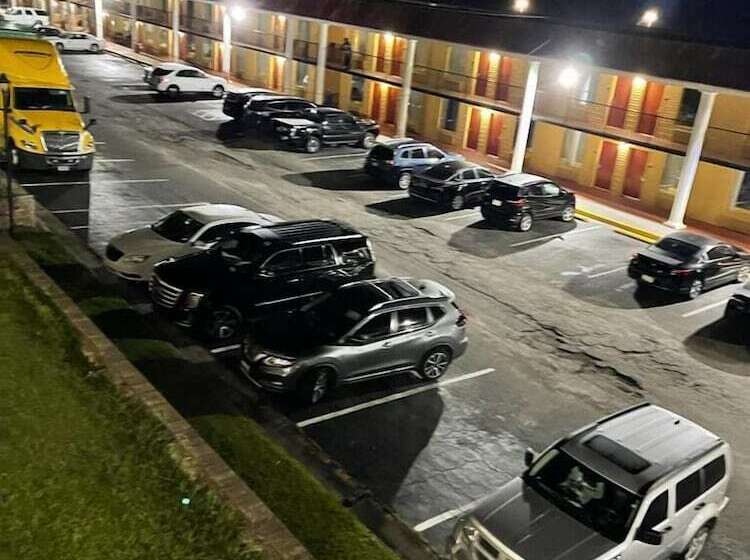 酒店 Orangeburg Inn & Suites