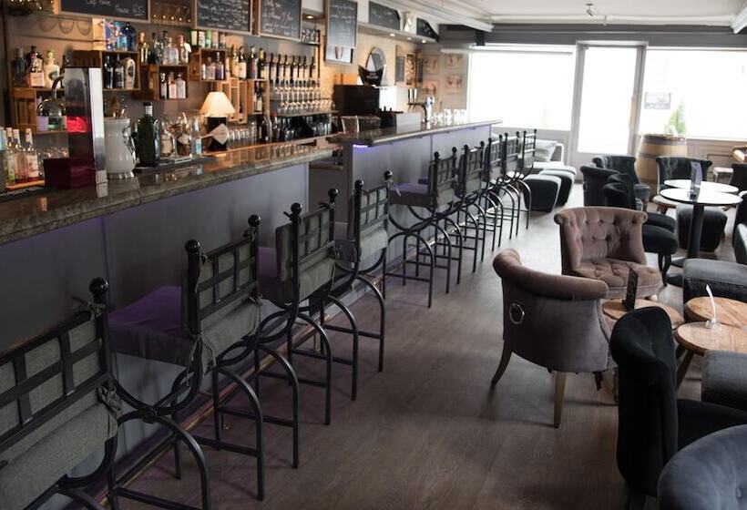 هتل Hôtel De L'ange