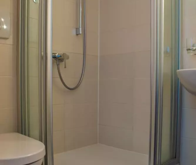 هتل Hôtel De L'ange