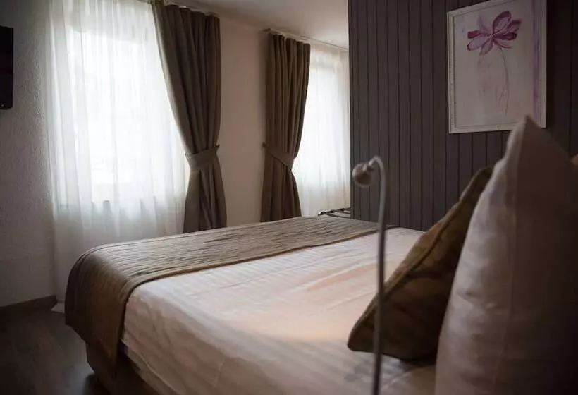 هتل Hôtel De L'ange