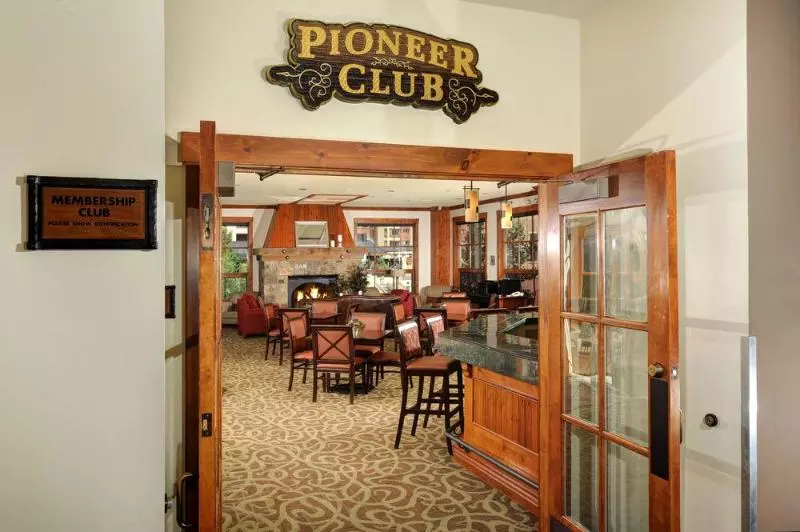 Hotel Main Street Junction