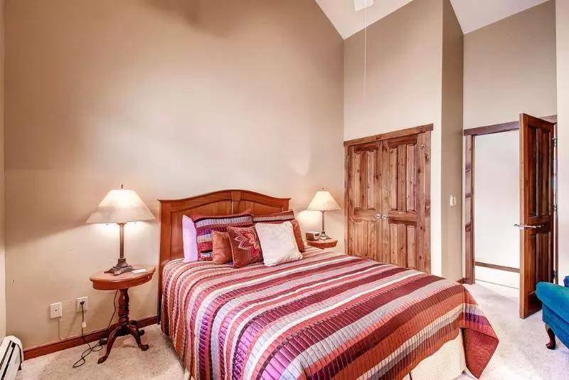 Hotel Main Street Junction