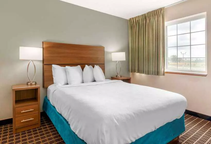 ホテル Mainstay Suites Dubuque At Hwy 20
