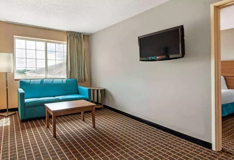 ホテル Mainstay Suites Dubuque At Hwy 20