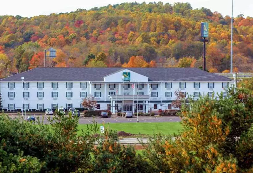 فندق Quality Inn & Suites Bellville   Mansfield