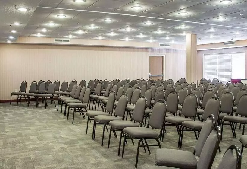 فندق Quality Inn & Suites Bellville   Mansfield