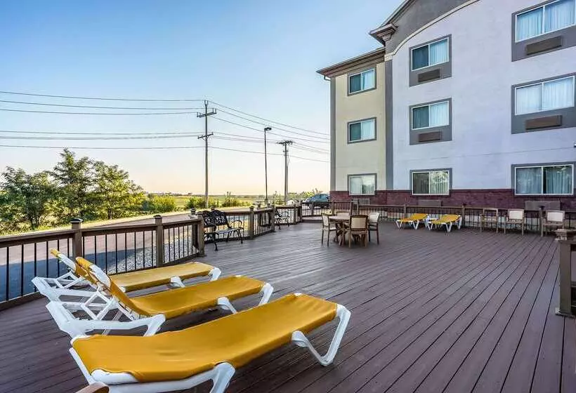 호텔 Quality Inn & Suites