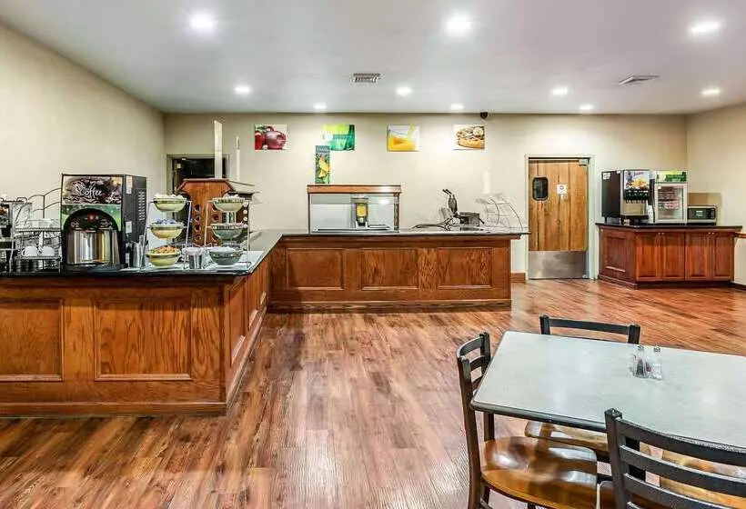 호텔 Quality Inn & Suites