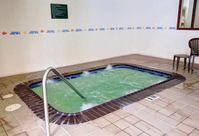 Отель Quality Inn & Suites New Braunfels