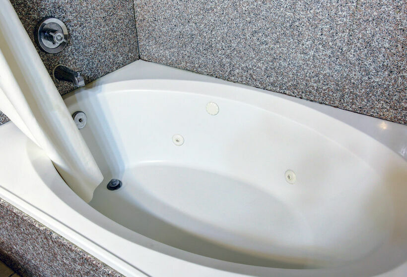 Отель Quality Inn & Suites New Braunfels