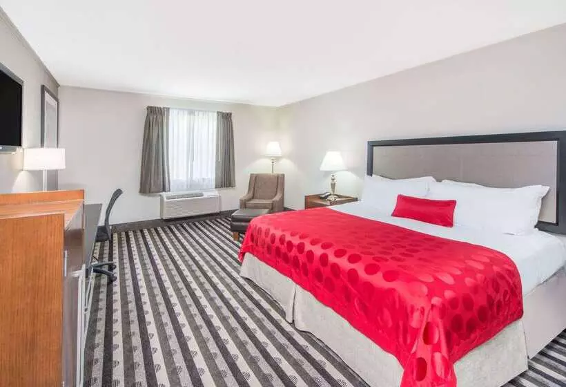 Отель Ramada By Wyndham Springfield North