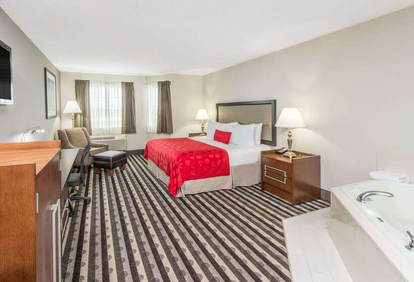 فندق Ramada By Wyndham Springfield North