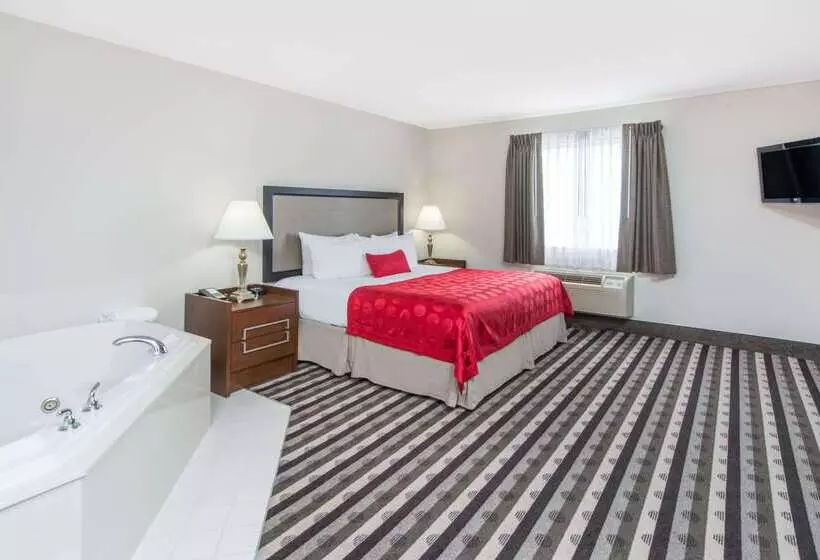 Отель Ramada By Wyndham Springfield North
