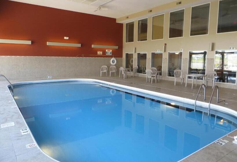 فندق Ramada By Wyndham Springfield North